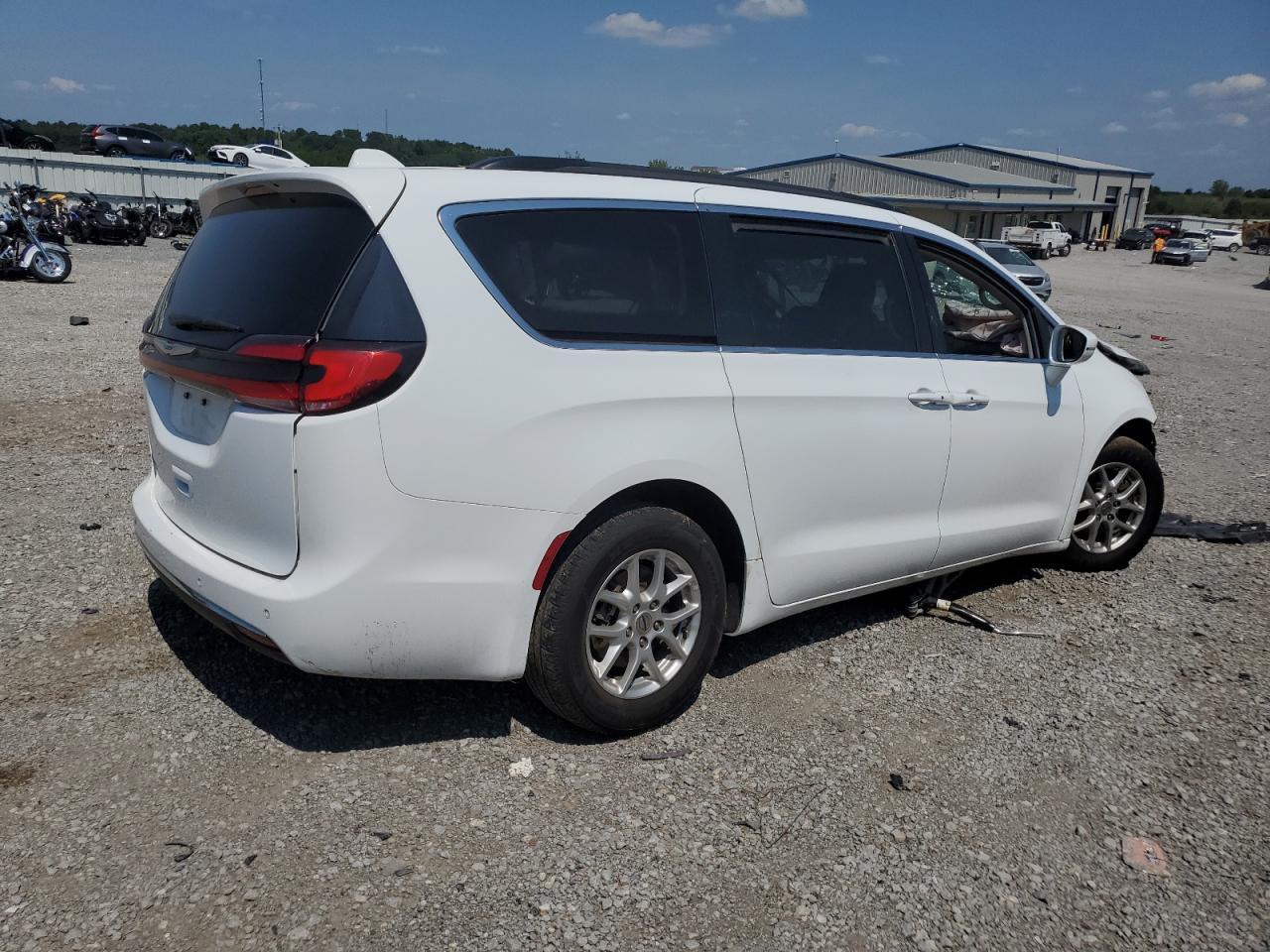 2022 Chrysler Pacifica Touring L - Фото 3