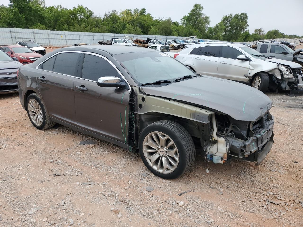 2019 Ford Taurus Limited - Image 4