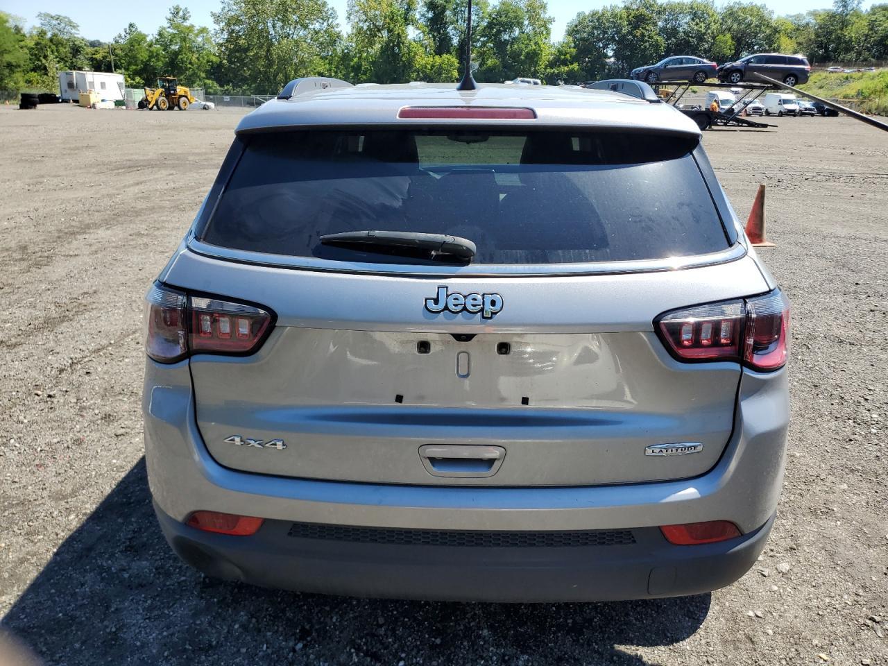 2022 Jeep Compass Latitude - Image 6