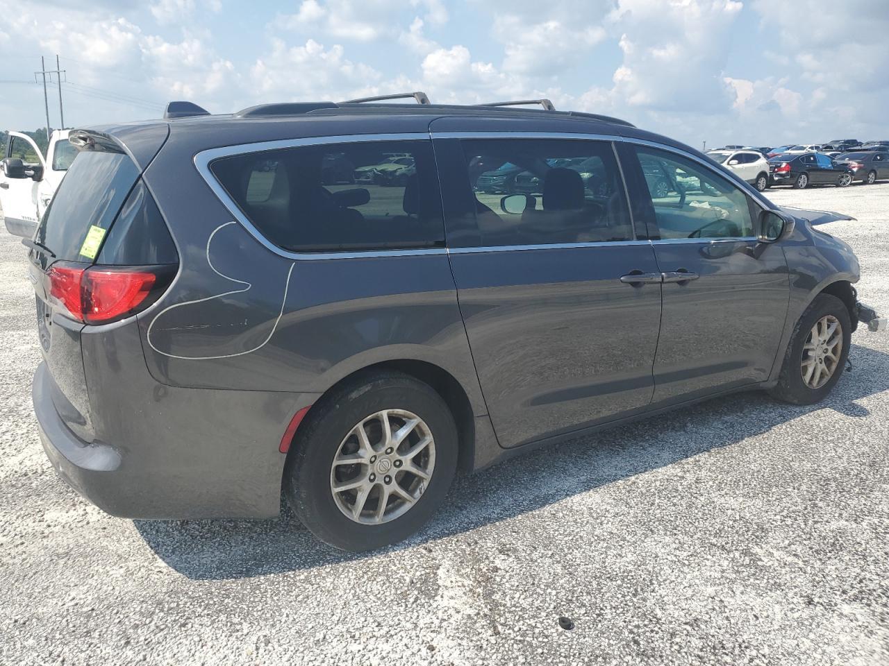 2020 Chrysler Voyager Lxi - Фото 3