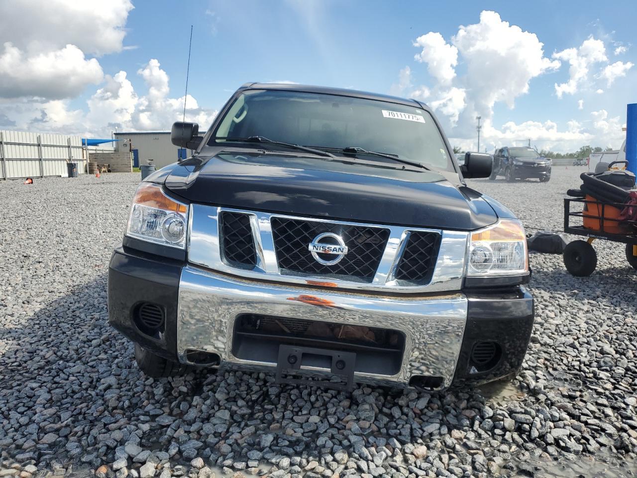 2010 Nissan Titan Xe - Image 5