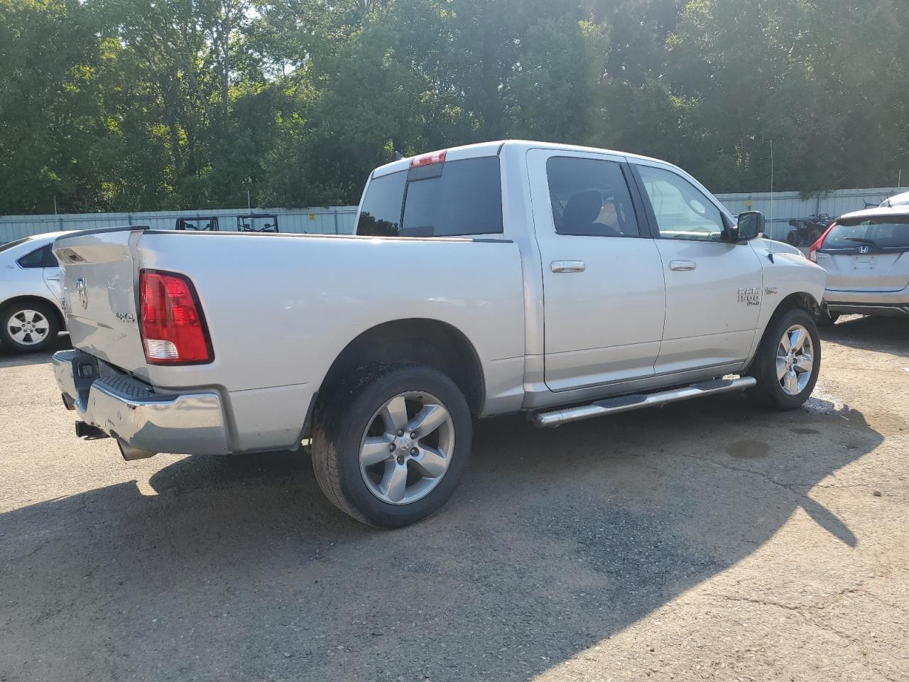 2019 Ram 1500 Classic Slt - Image 3