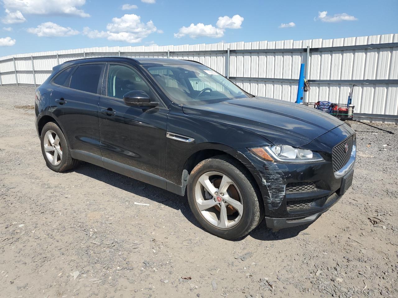 2018 Jaguar F-Pace Premium - Image 4