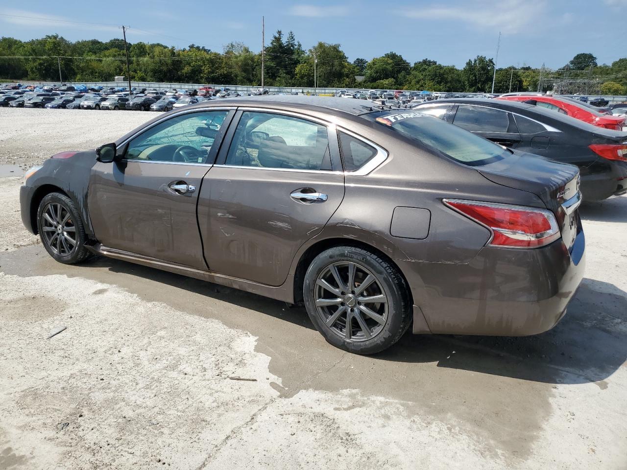 2015 Nissan Altima - Image 2