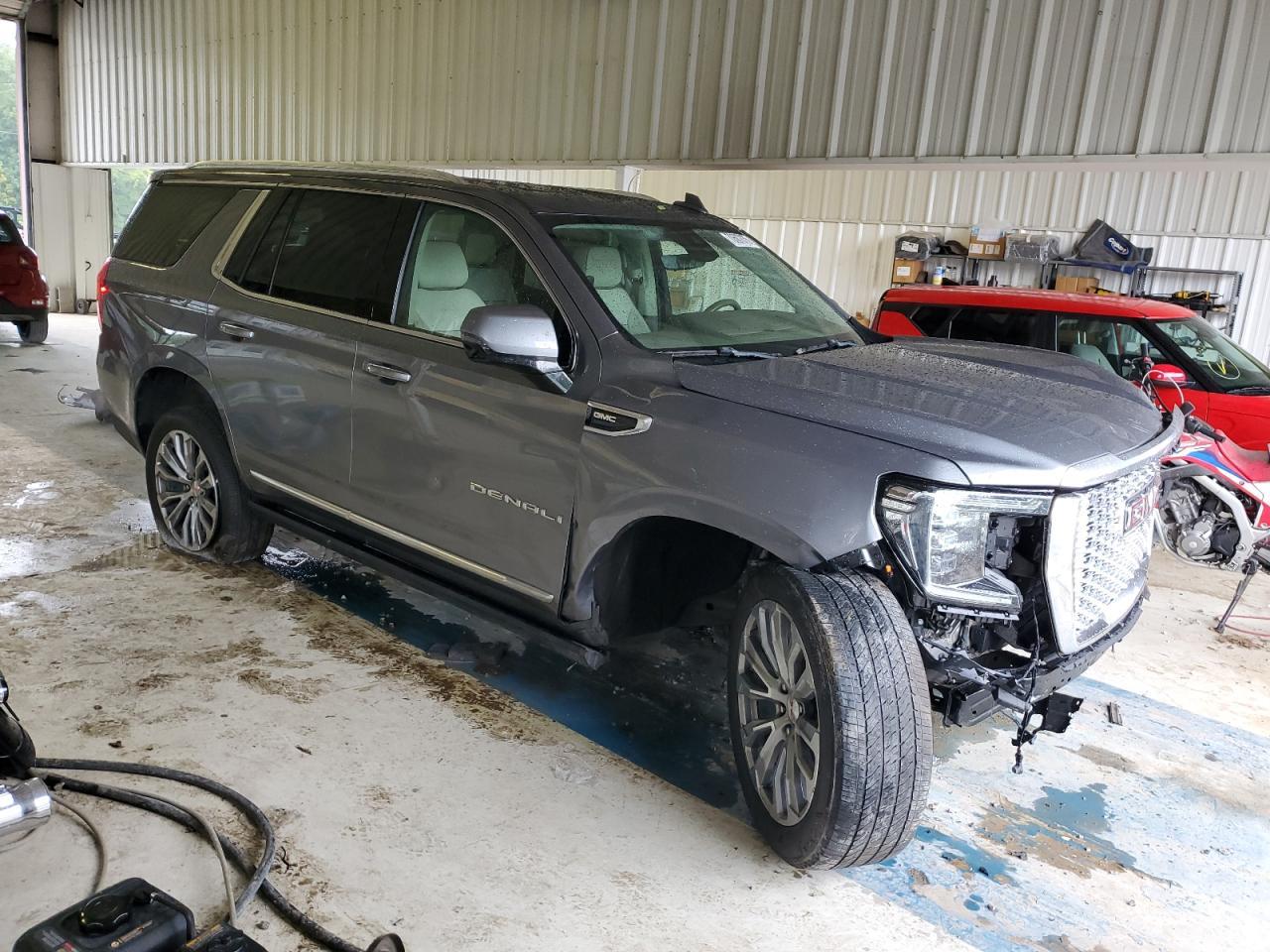 2021 GMC Yukon Denali - Фото 4