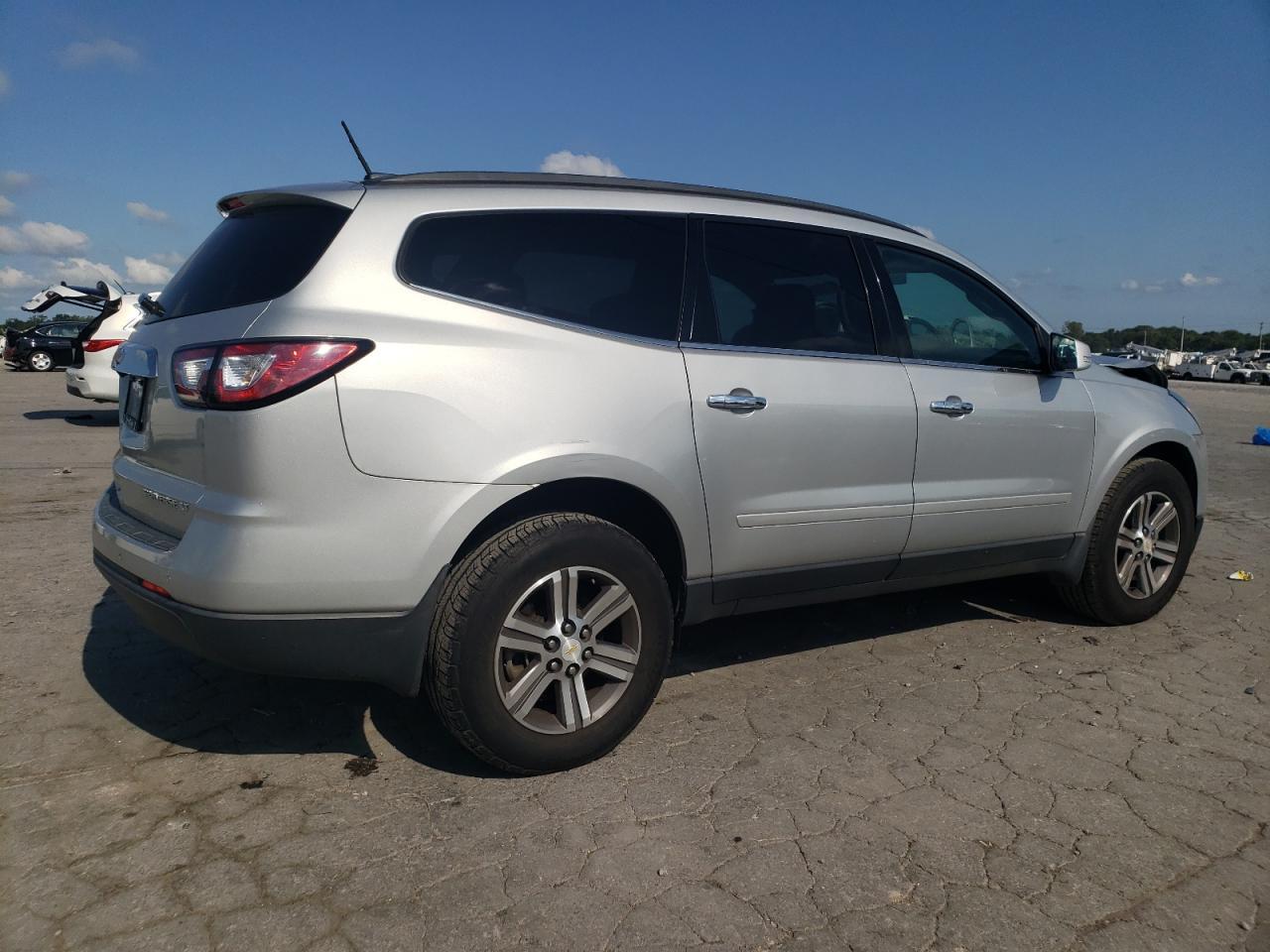 2016 Chevrolet Traverse Lt - Image 3