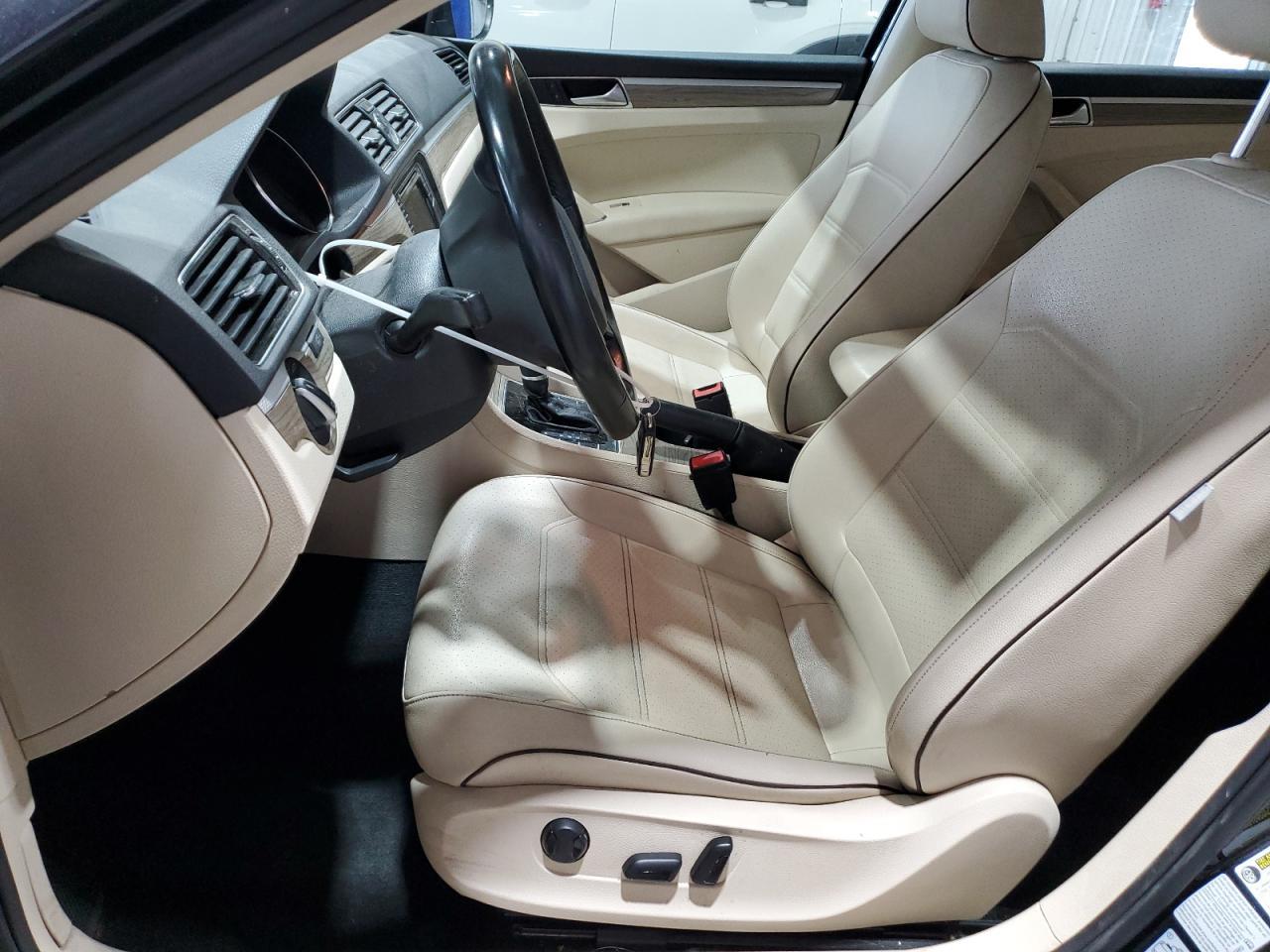 2017 Volkswagen Passat Se - Фото 7