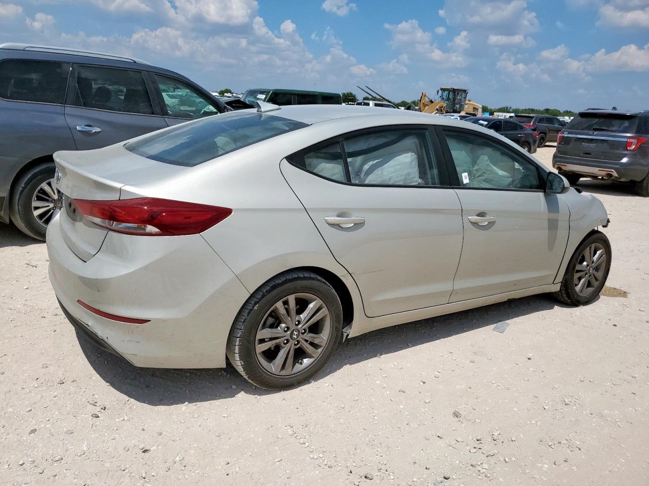 2018 Hyundai Elantra Sel - Фото 3
