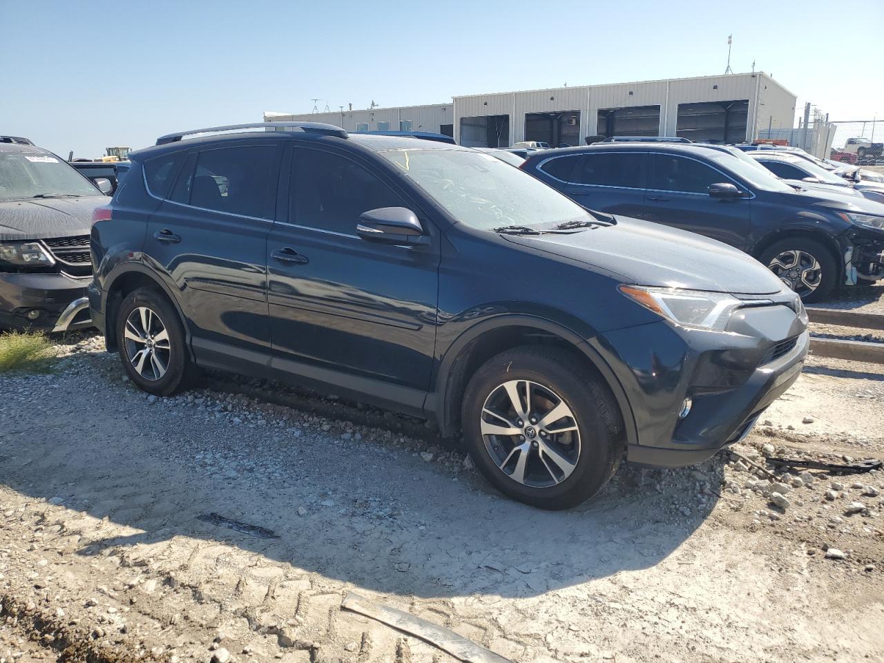 2018 Toyota Rav4 Adventure - Фото 4