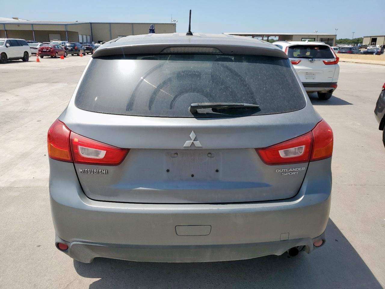 2016 Mitsubishi Outlander Sport Es - Image 6