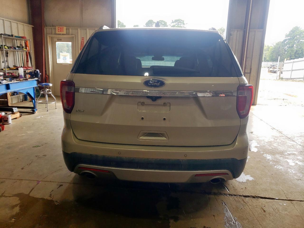 2017 Ford Explorer Xlt - Image 6