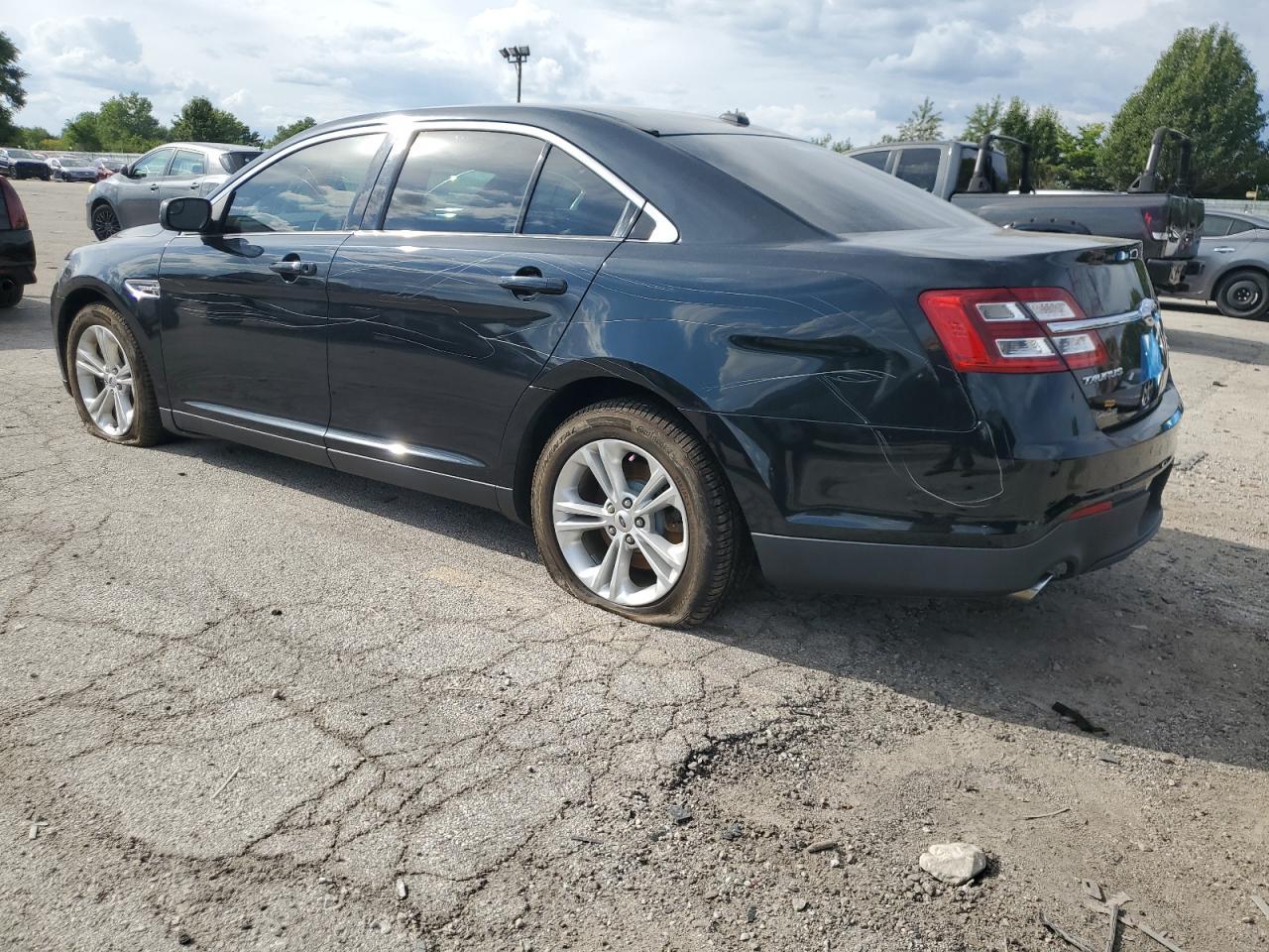 2015 Ford Taurus Sel - Image 2