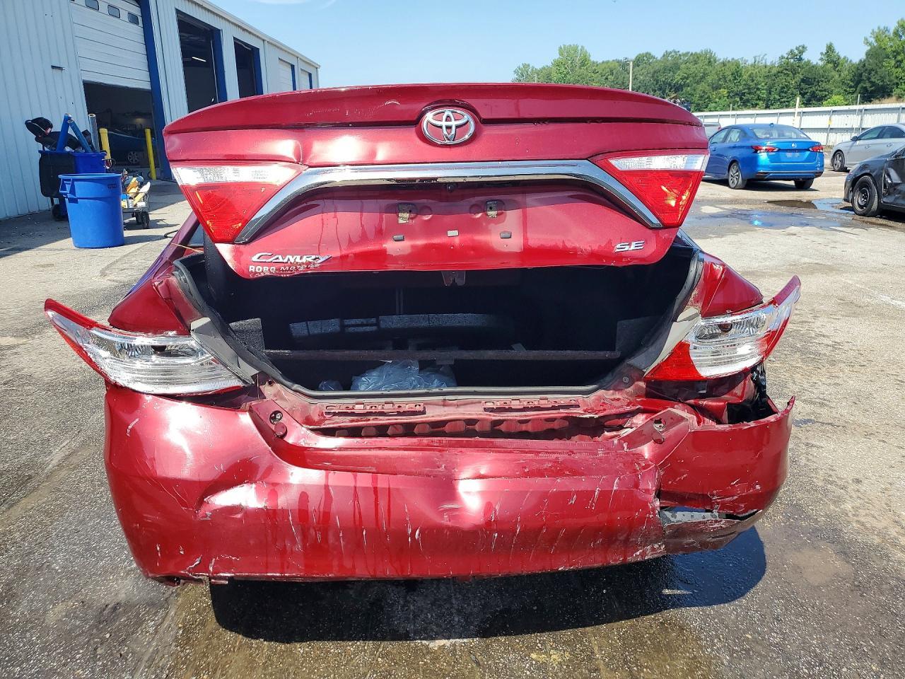 2017 Toyota Camry Se - Фото 6
