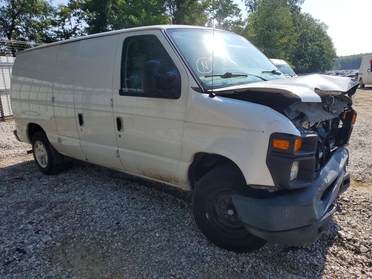 2014 Ford Econoline E150 Van - Image 4