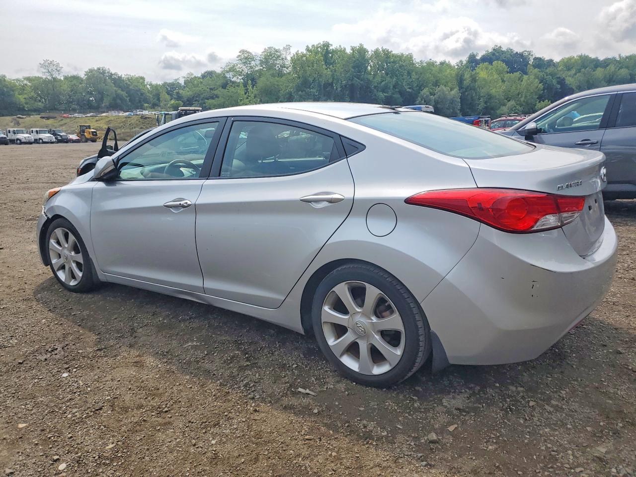 2013 Hyundai Elantra Limited - Фото 2