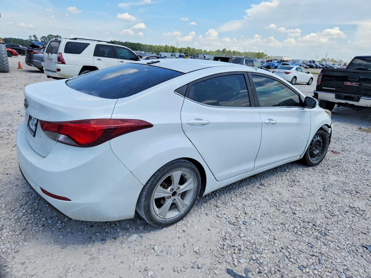 2016 Hyundai Elantra Value Edition - Фото 3