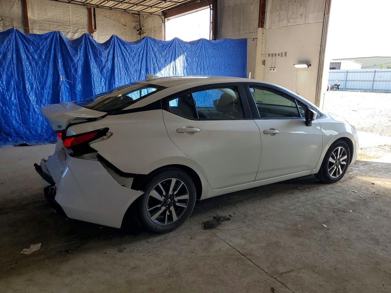 2021 Nissan Versa Sv - Image 3