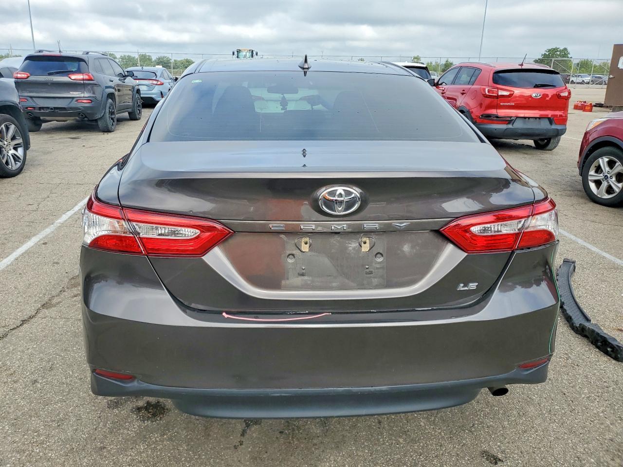 2019 Toyota Camry Le - Фото 6