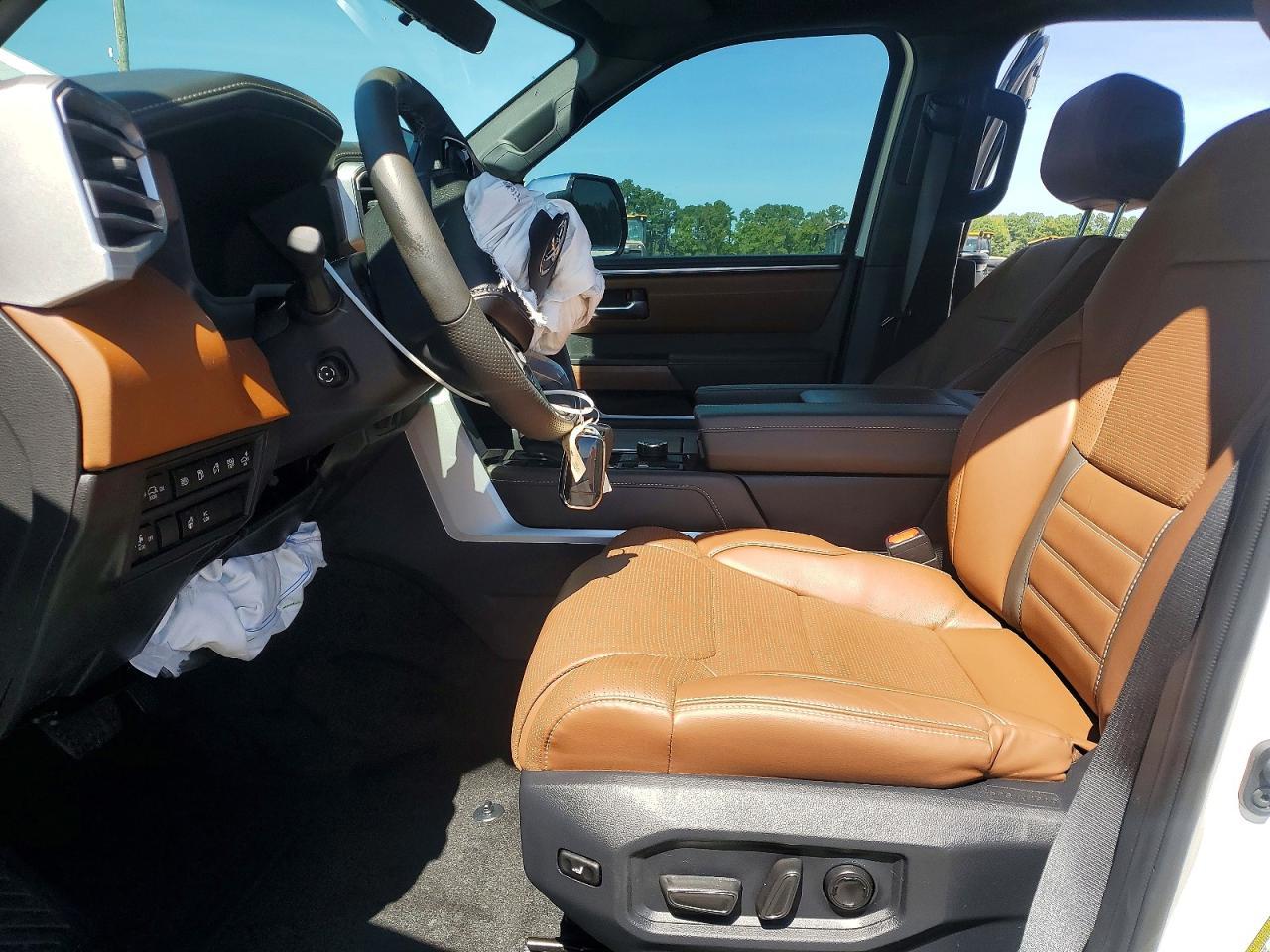 2025 Toyota Sequoia 1794 Edition - Фото 7
