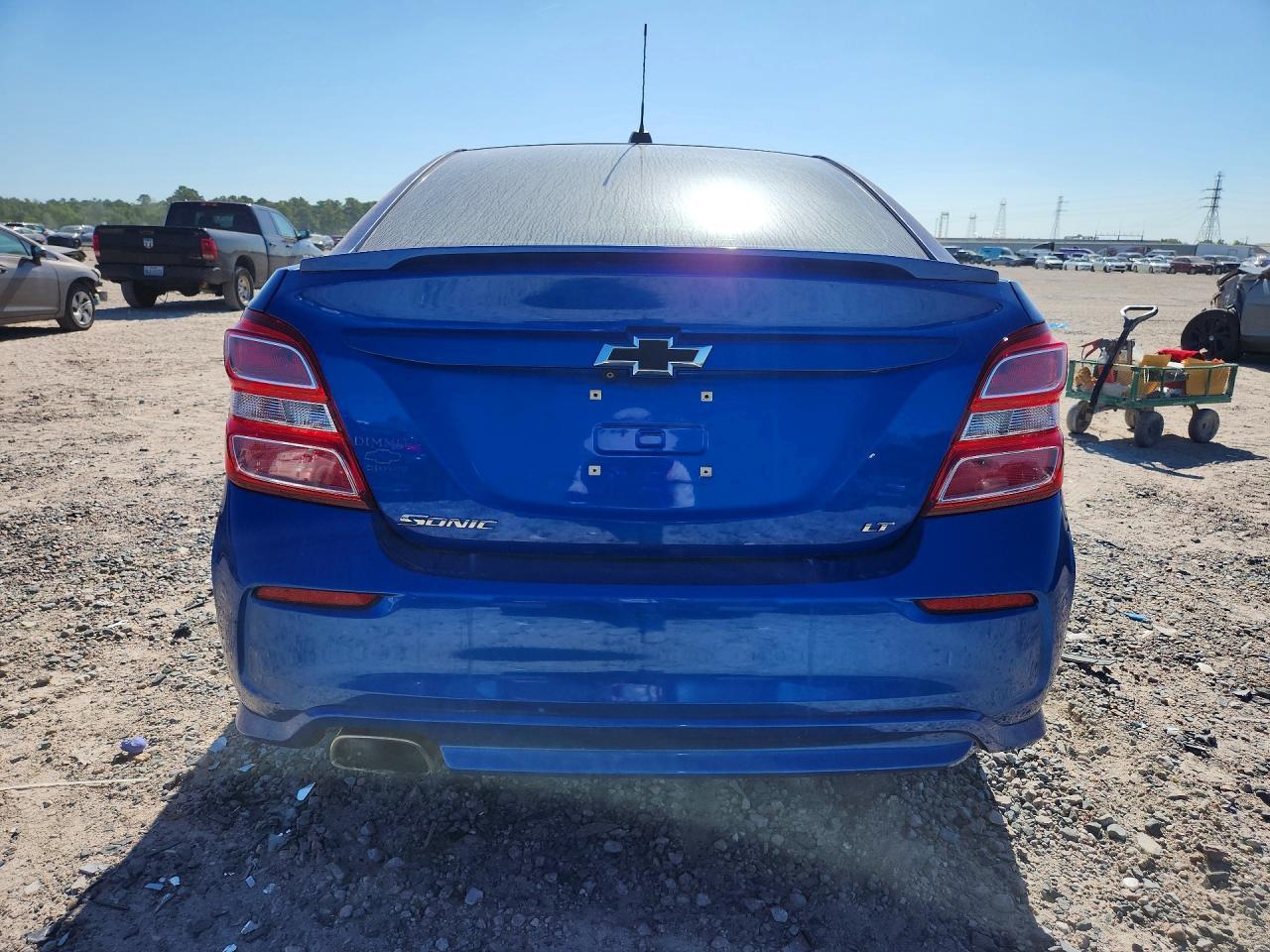 2018 Chevrolet Sonic Lt - Image 6