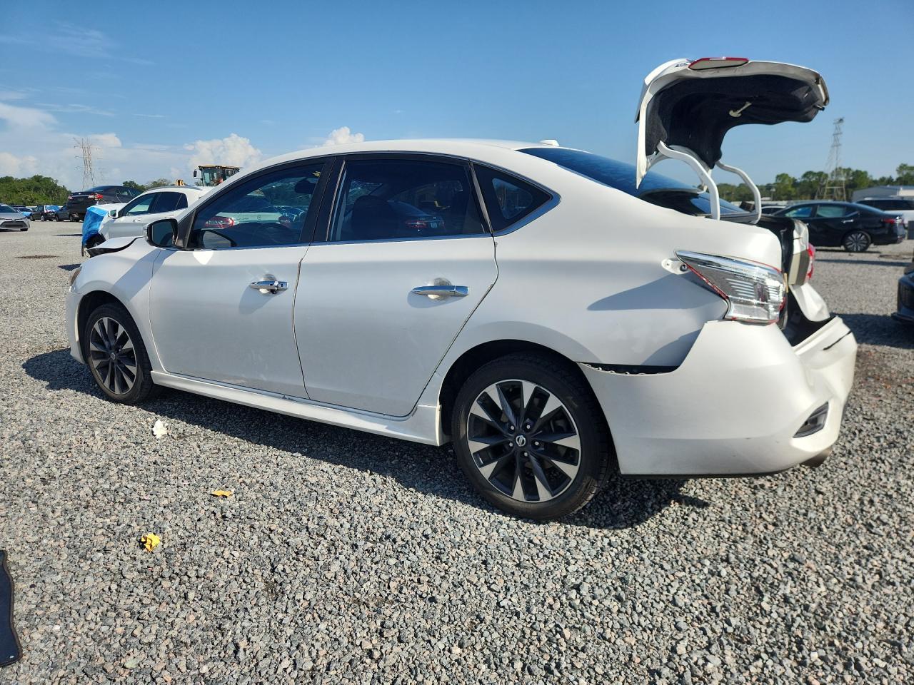 2017 Nissan Sentra Sr - Image 2