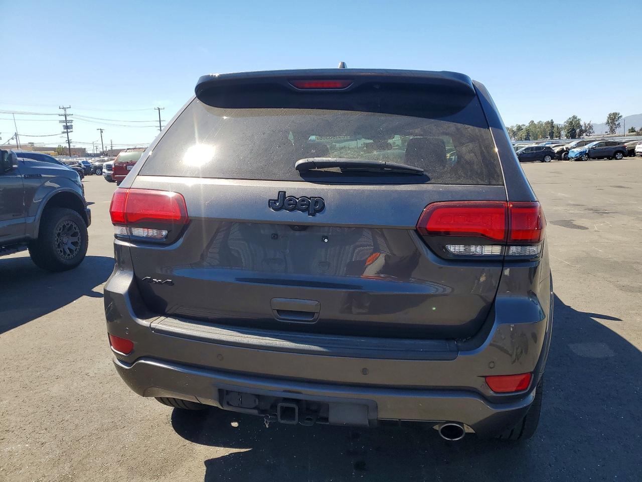 2021 Jeep Grand Cherokee Laredo - Image 6