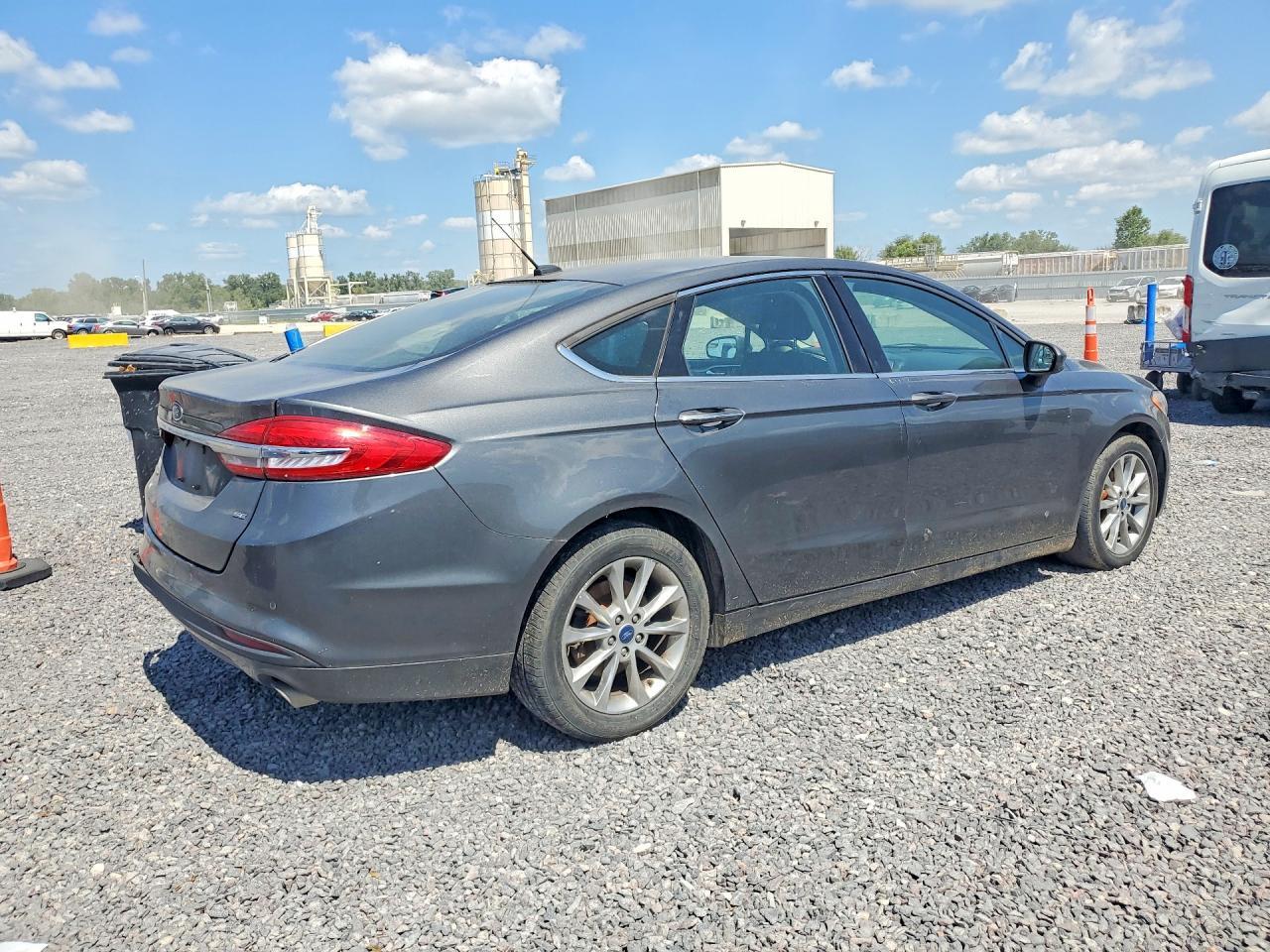 2017 Ford Fusion Se - Фото 3