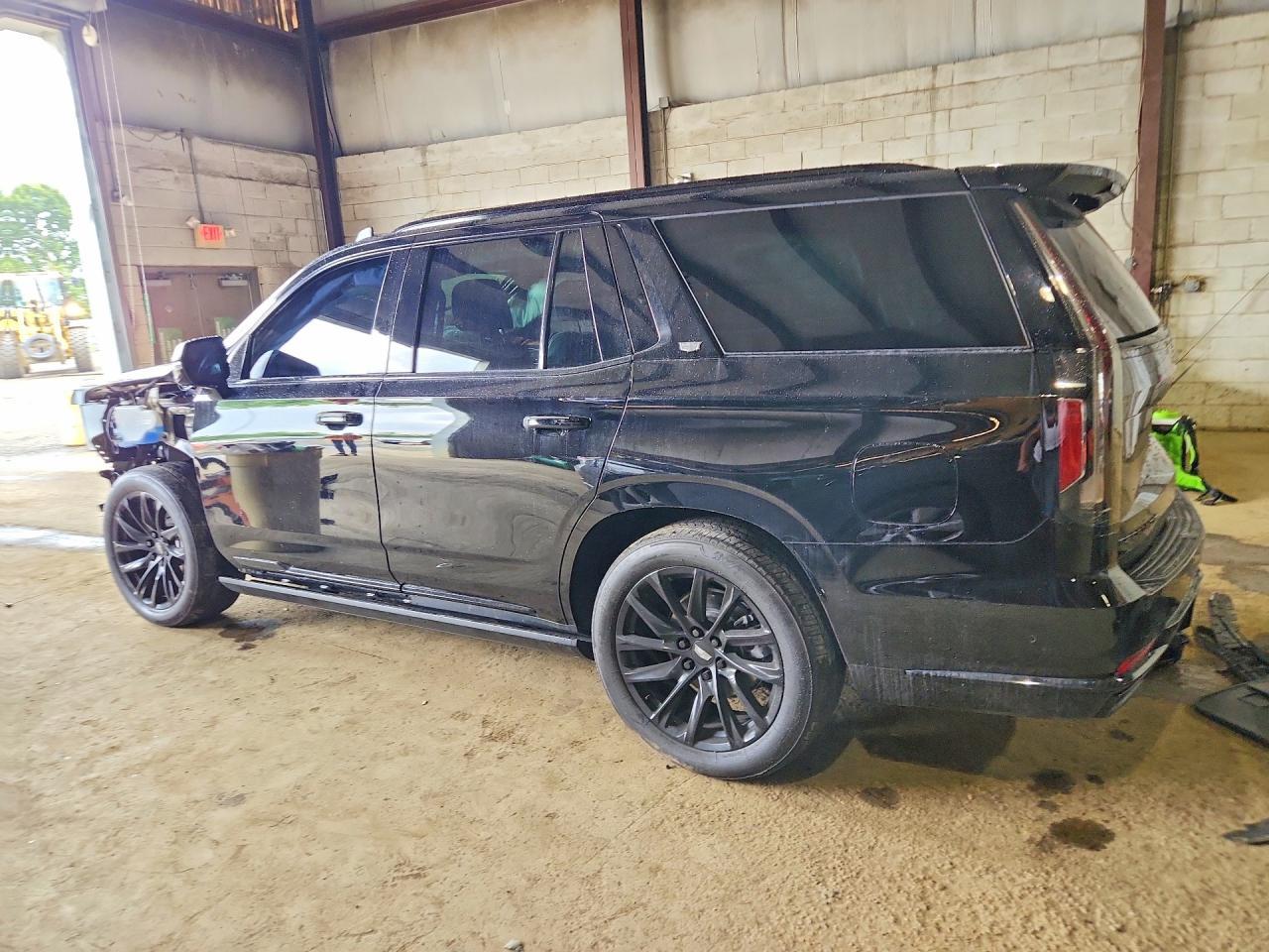 2023 Cadillac Escalade Sport - Фото 2