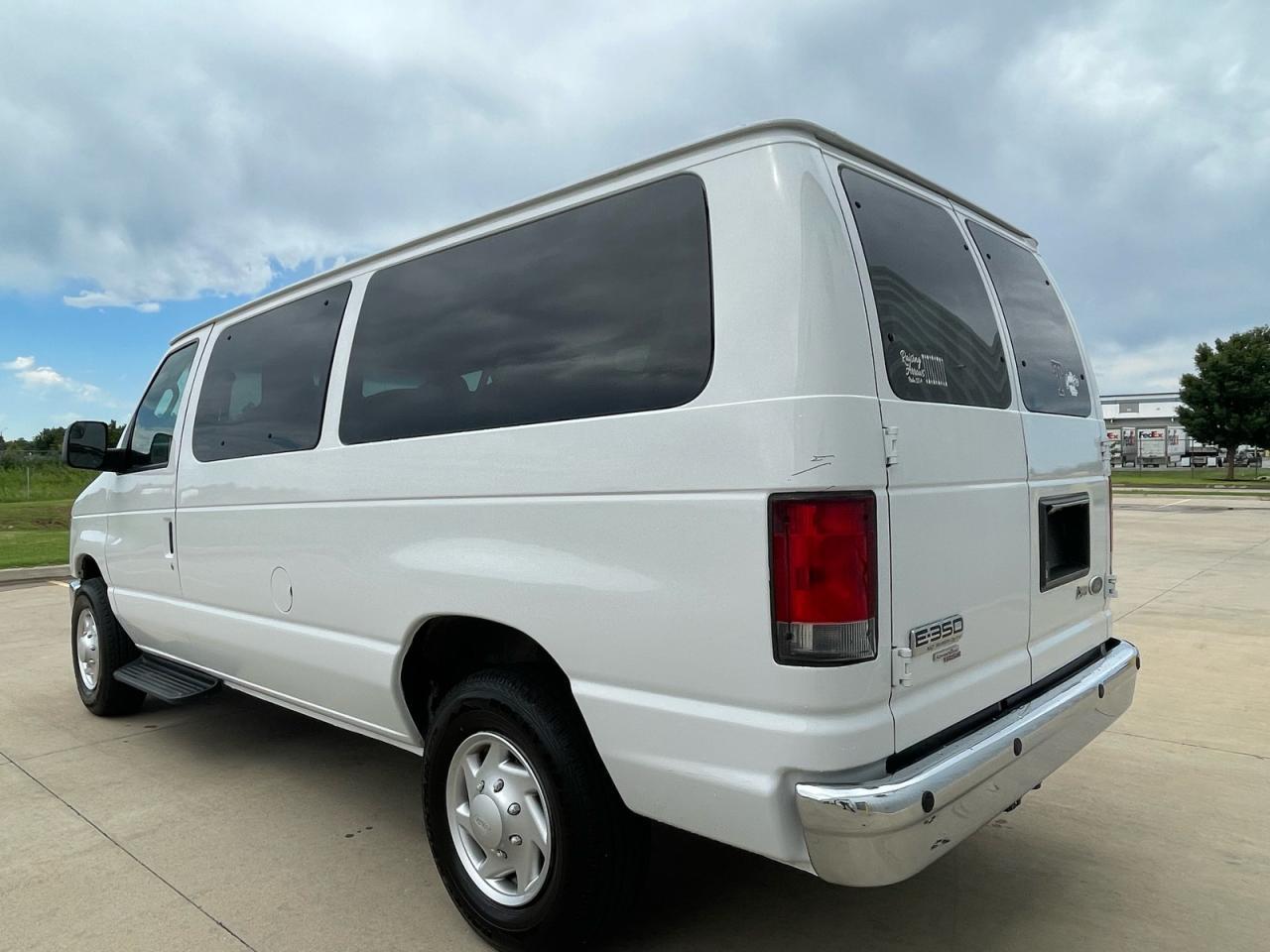 2013 Ford Econoline E350 Super Duty Wagon - Image 3
