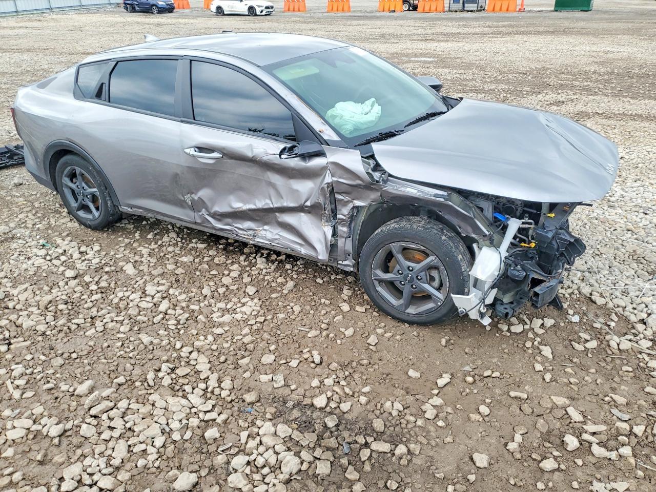 2025 Kia K4 Lxs - Image 4