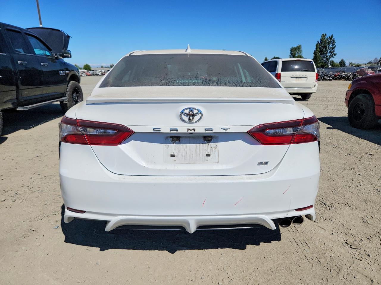 2021 Toyota Camry Se - Фото 6