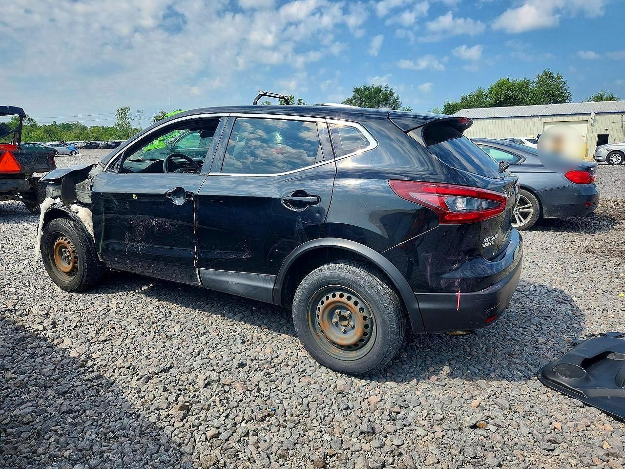 2020 Nissan Rogue Sport S - Image 2