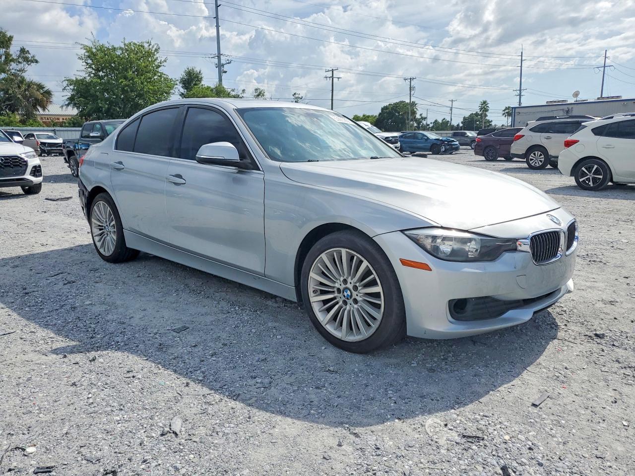 2013 BMW 328 I - Фото 4