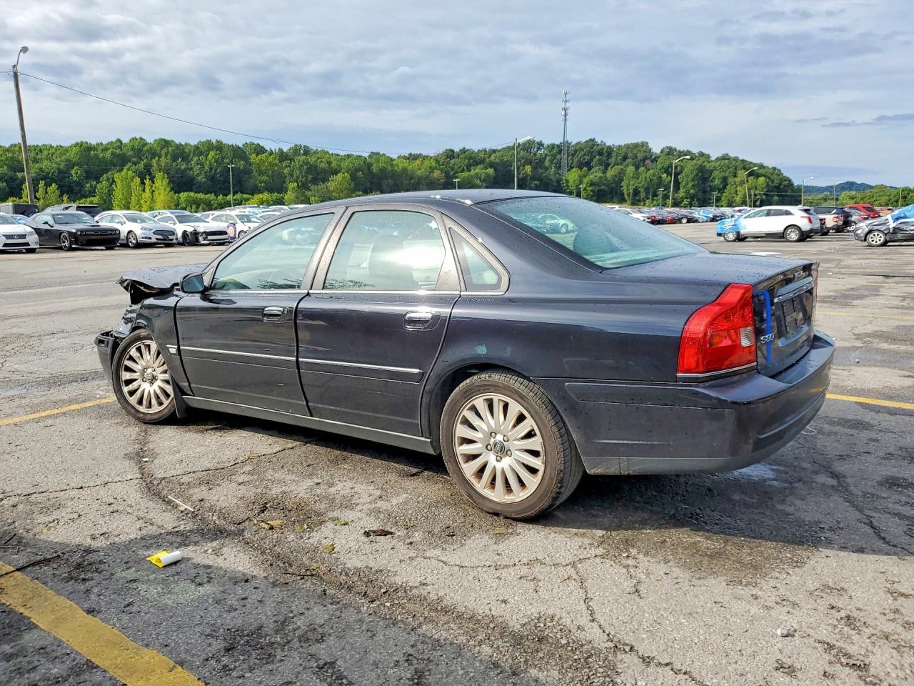 2006 Volvo S80 2.5T - Image 2