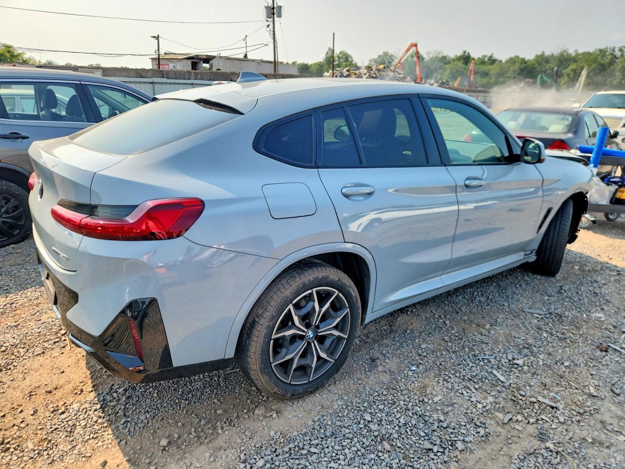 2023 BMW X4 xDrive30I - Image 3