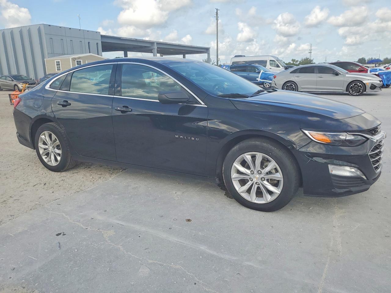 2023 Chevrolet Malibu Lt - Фото 4