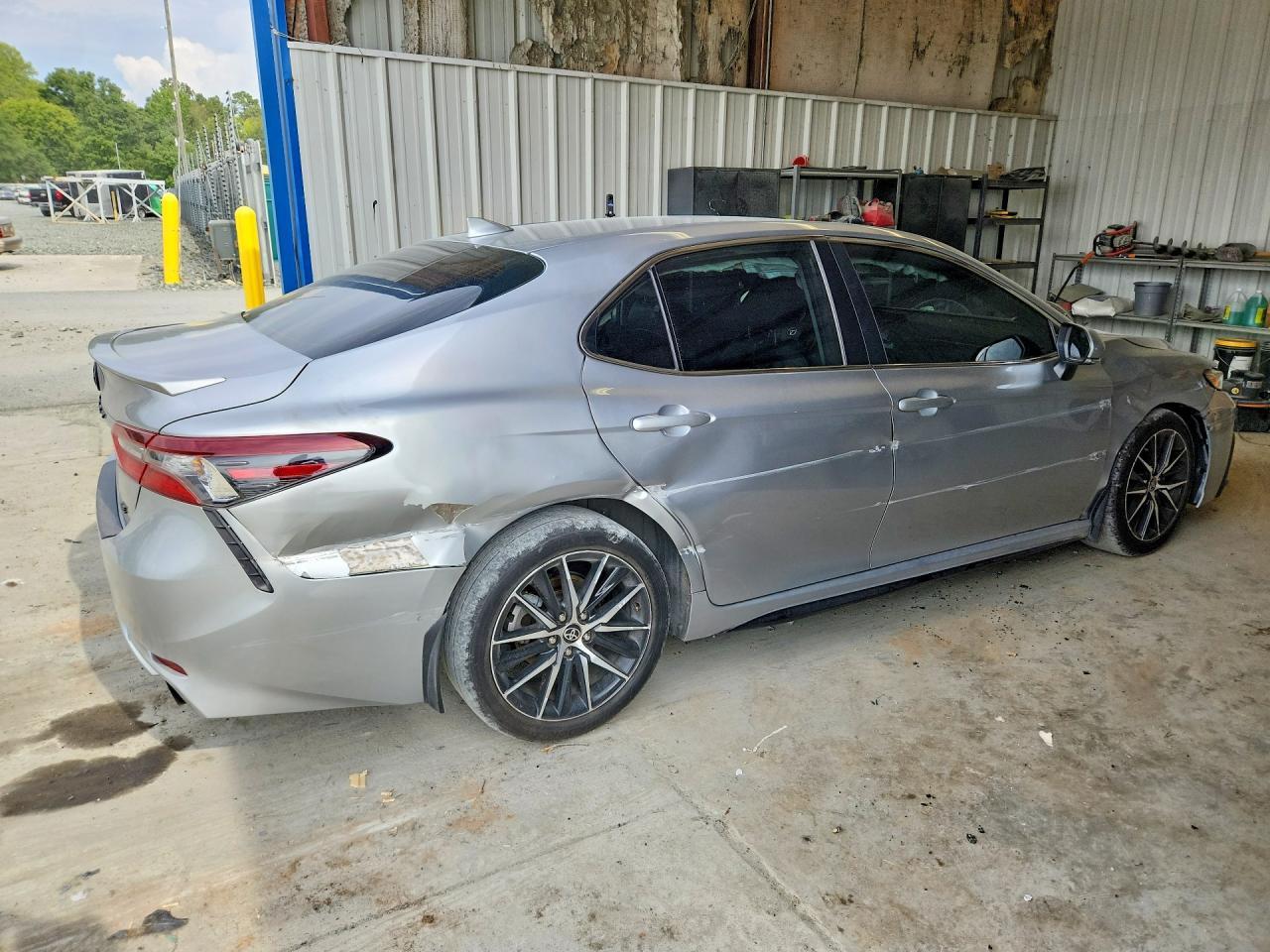 2024 Toyota Camry Se - Image 3