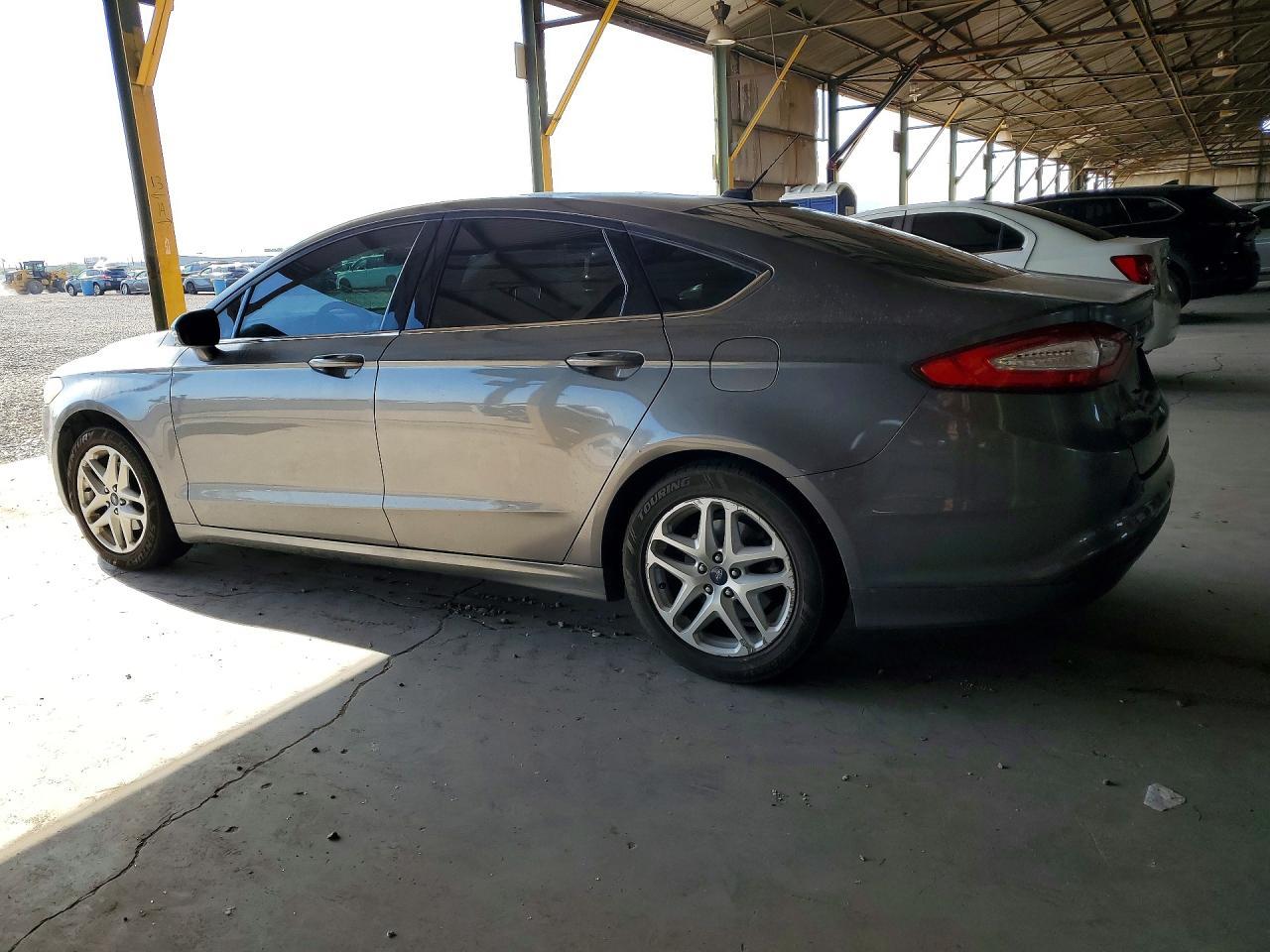 2014 Ford Fusion Se - Фото 2