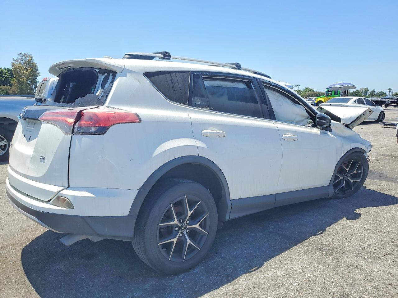 2018 Toyota Rav4 Se - Фото 3