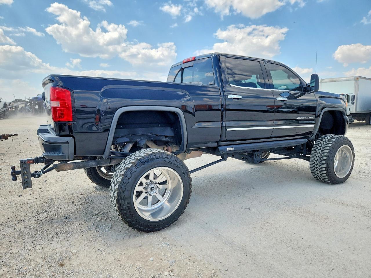 2015 GMC Sierra K2500 Denali - Фото 3