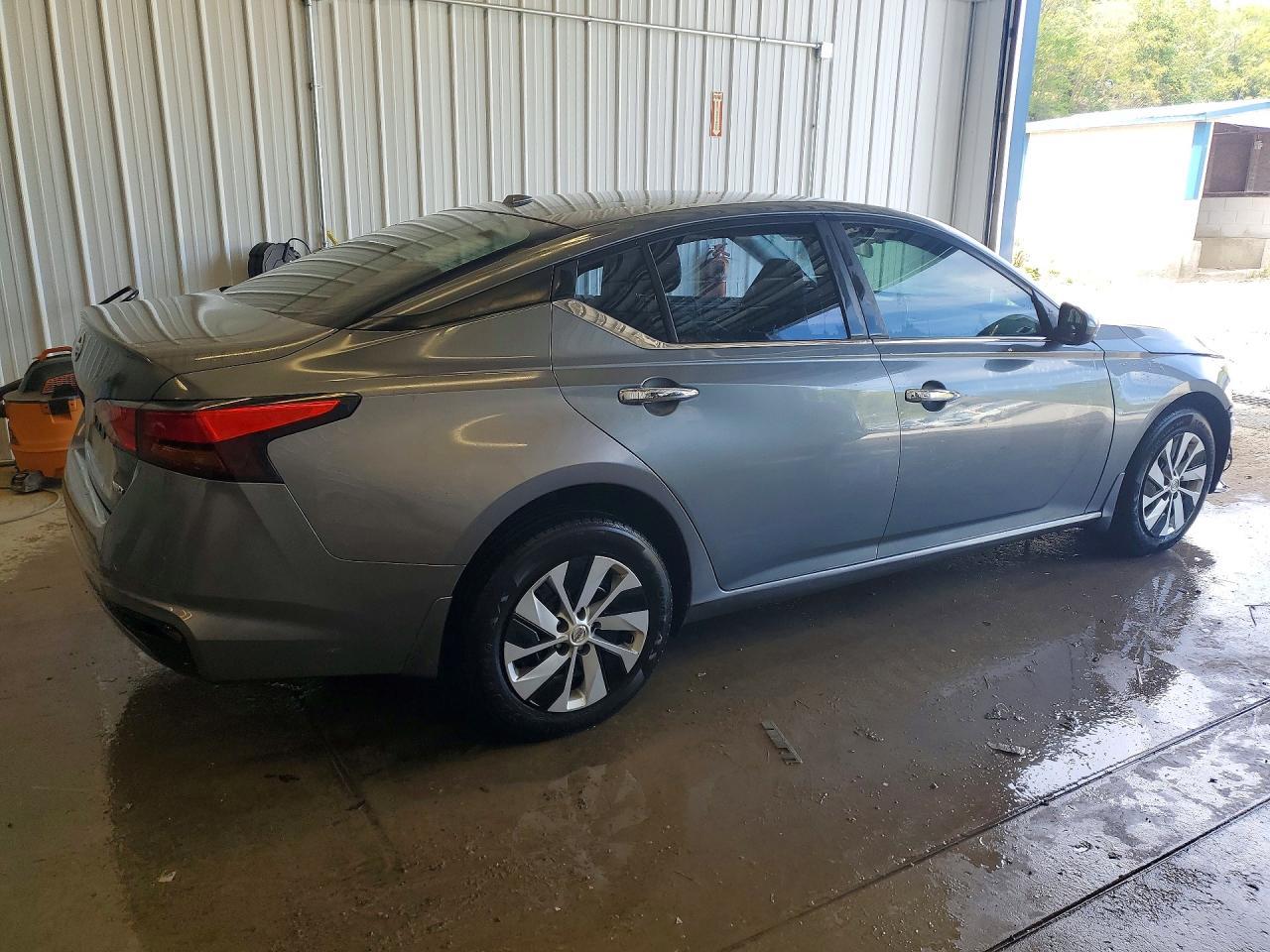 2019 Nissan Altima S - Image 3