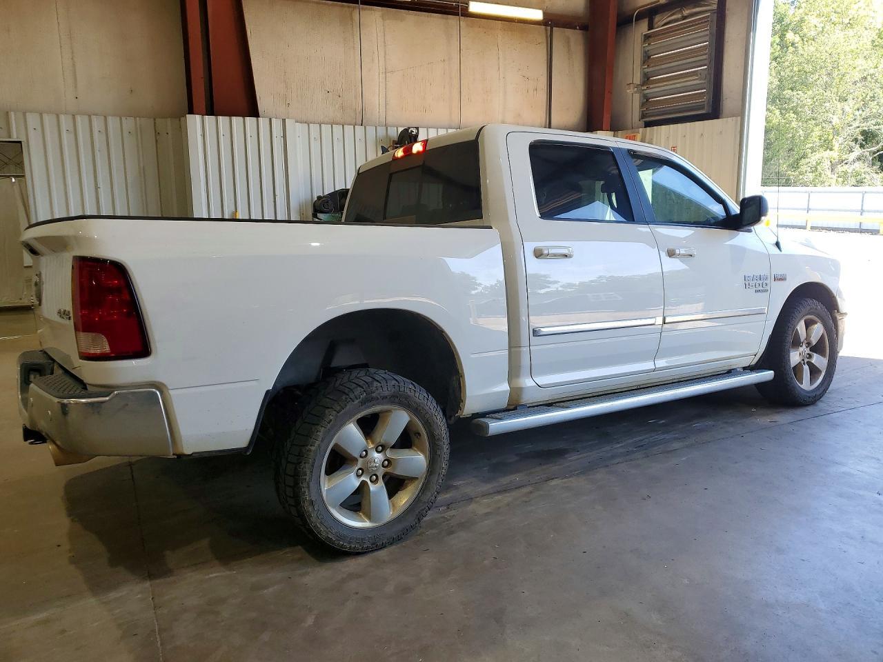 2019 Ram 1500 Classic Slt - Image 3