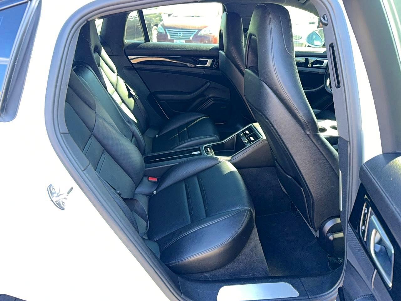 2017 Porsche Panamera 2 - Image 6