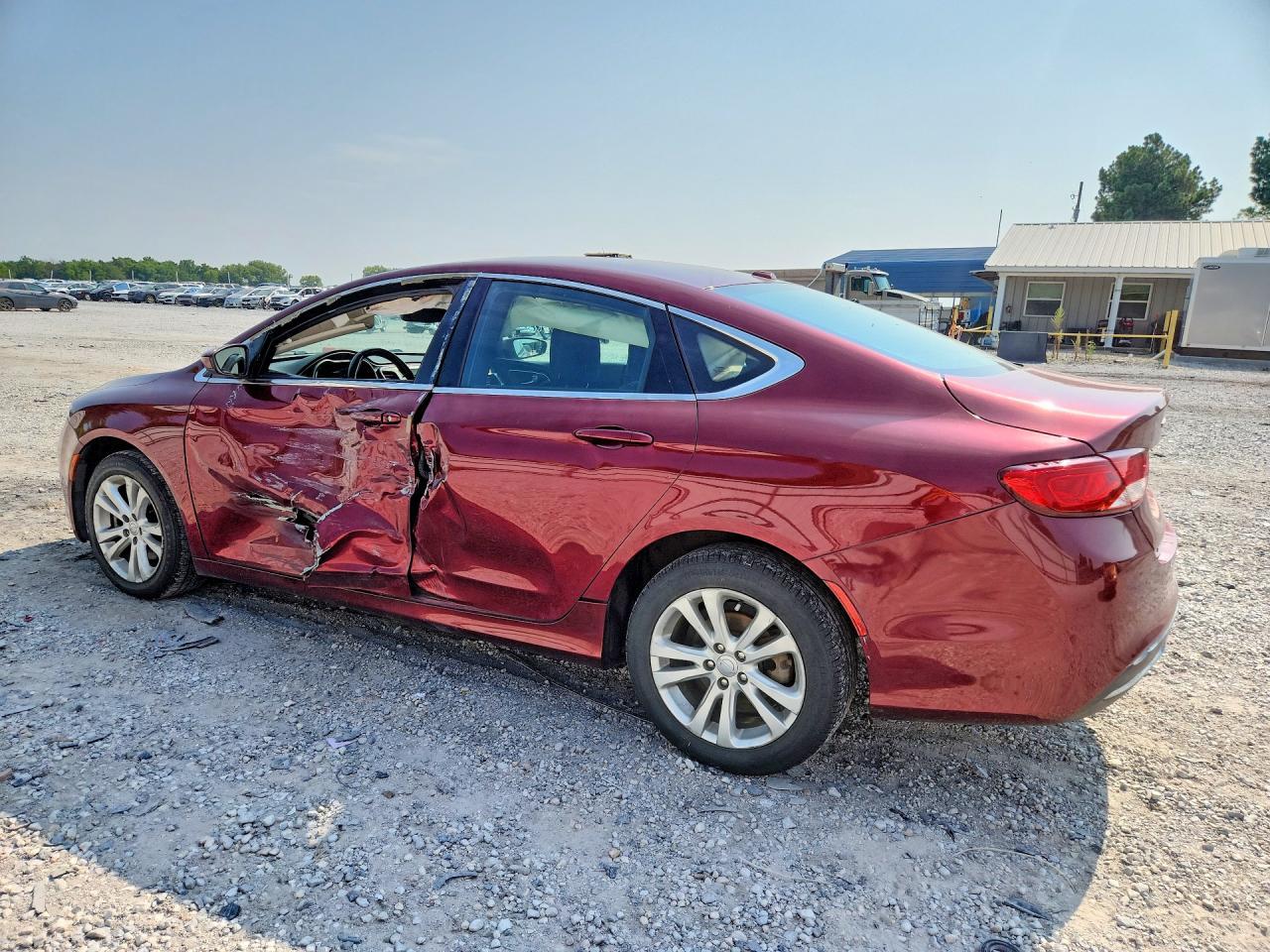 2015 Chrysler 200 Limited - Фото 2