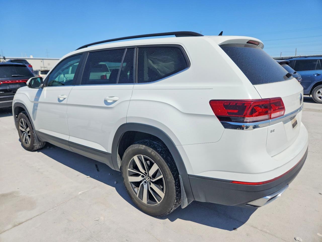 2022 Volkswagen Atlas Se - Image 2