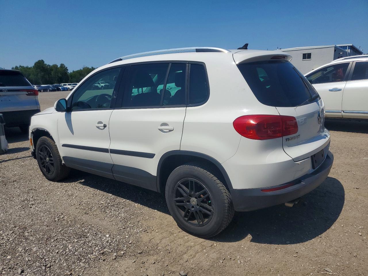 2013 Volkswagen Tiguan S - Image 2