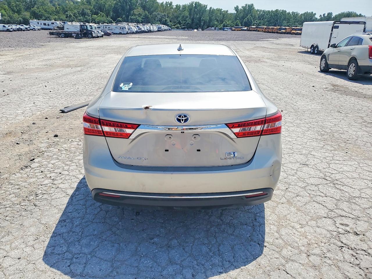 2013 Toyota Avalon Hybrid Limited - Image 6