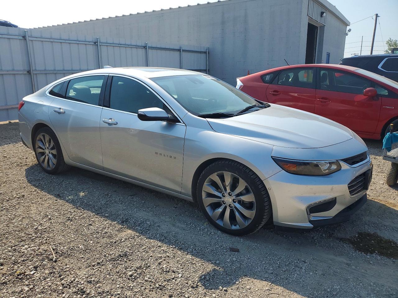 2016 Chevrolet Malibu Premier - Image 4