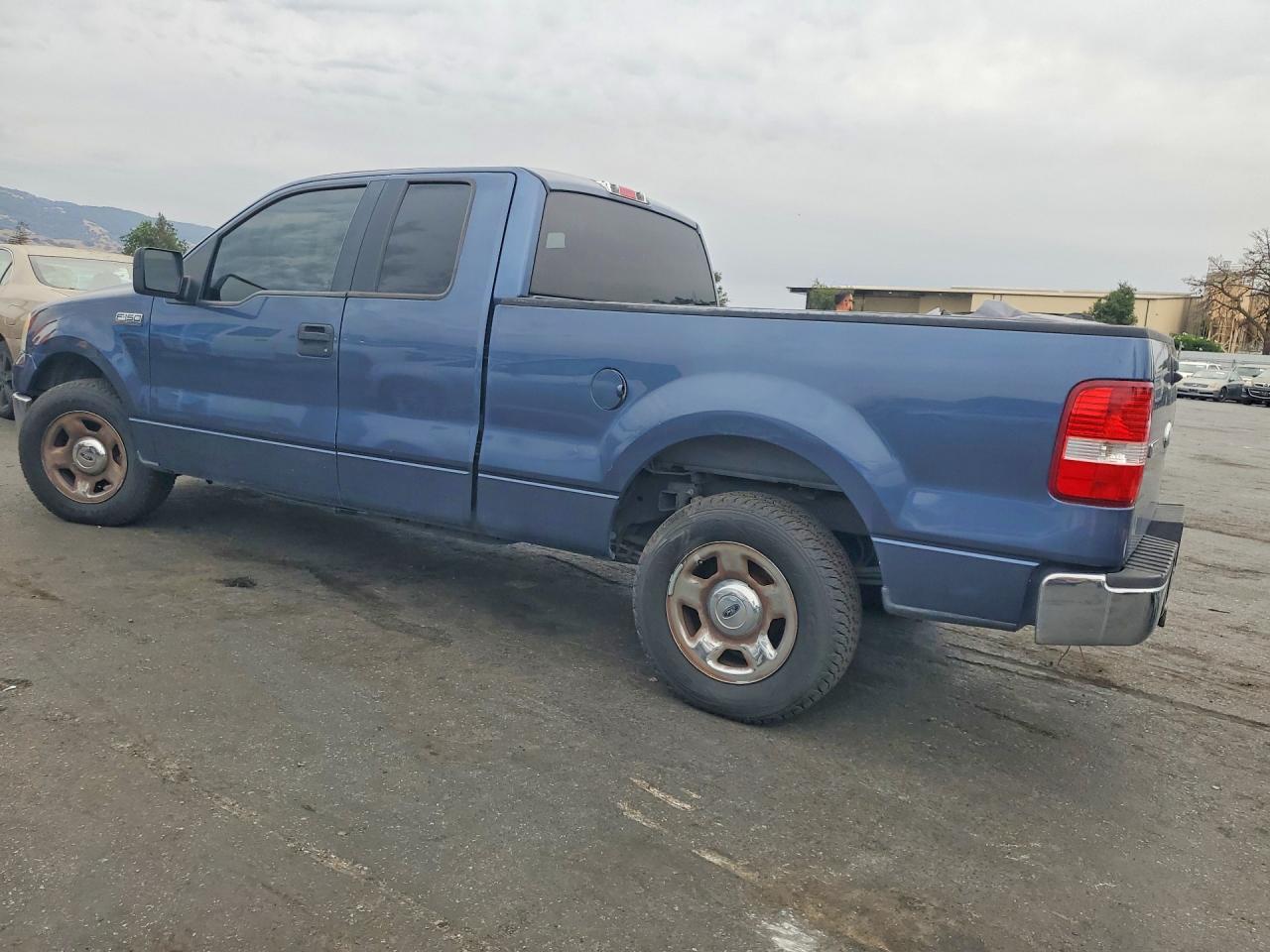 2006 Ford F150 - Image 2