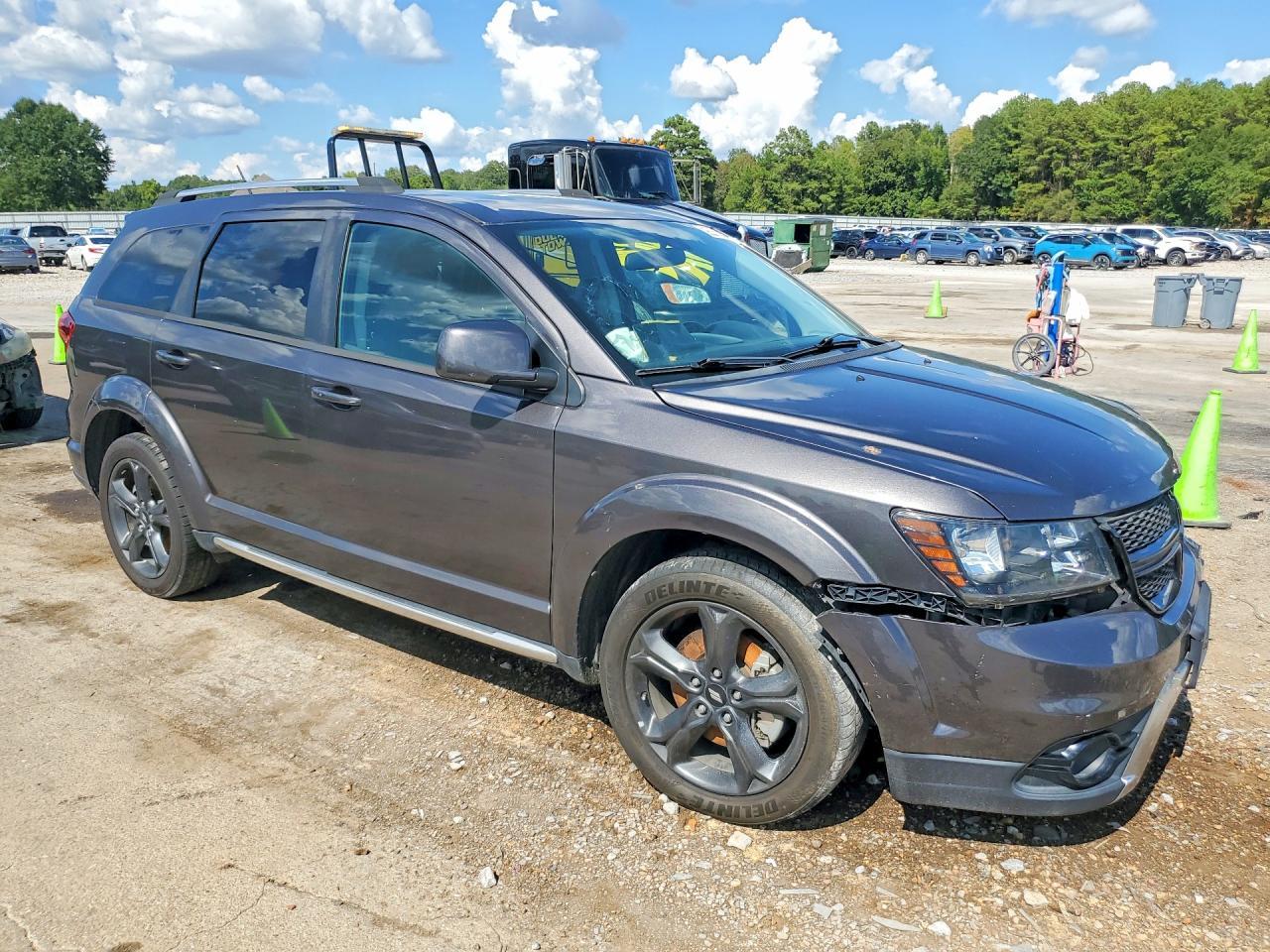 2018 Dodge Journey Crossroad - Image 4